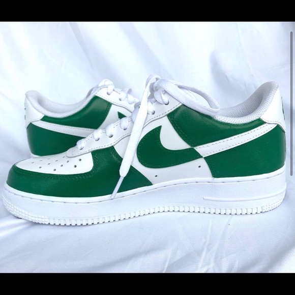 Men’s Nike Air Force 1s - Picture 2 of 4